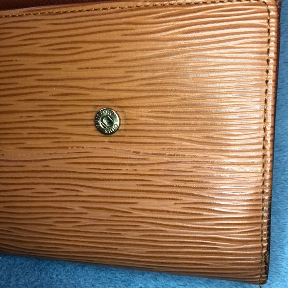 ❌SOLD❌ Louis Vuitton Epi Leather Elise compact wallet RARE bi-color Cipango gold - Picture 7 of 17